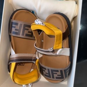 Authentic can show receipt ! FENDI BABY GIRL SIZE 25 (9) for sale . Worn once.